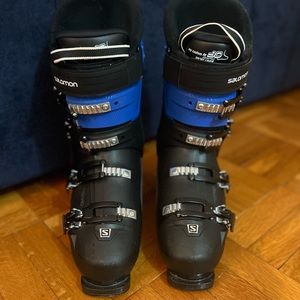 SALOMON SKI BOOTS